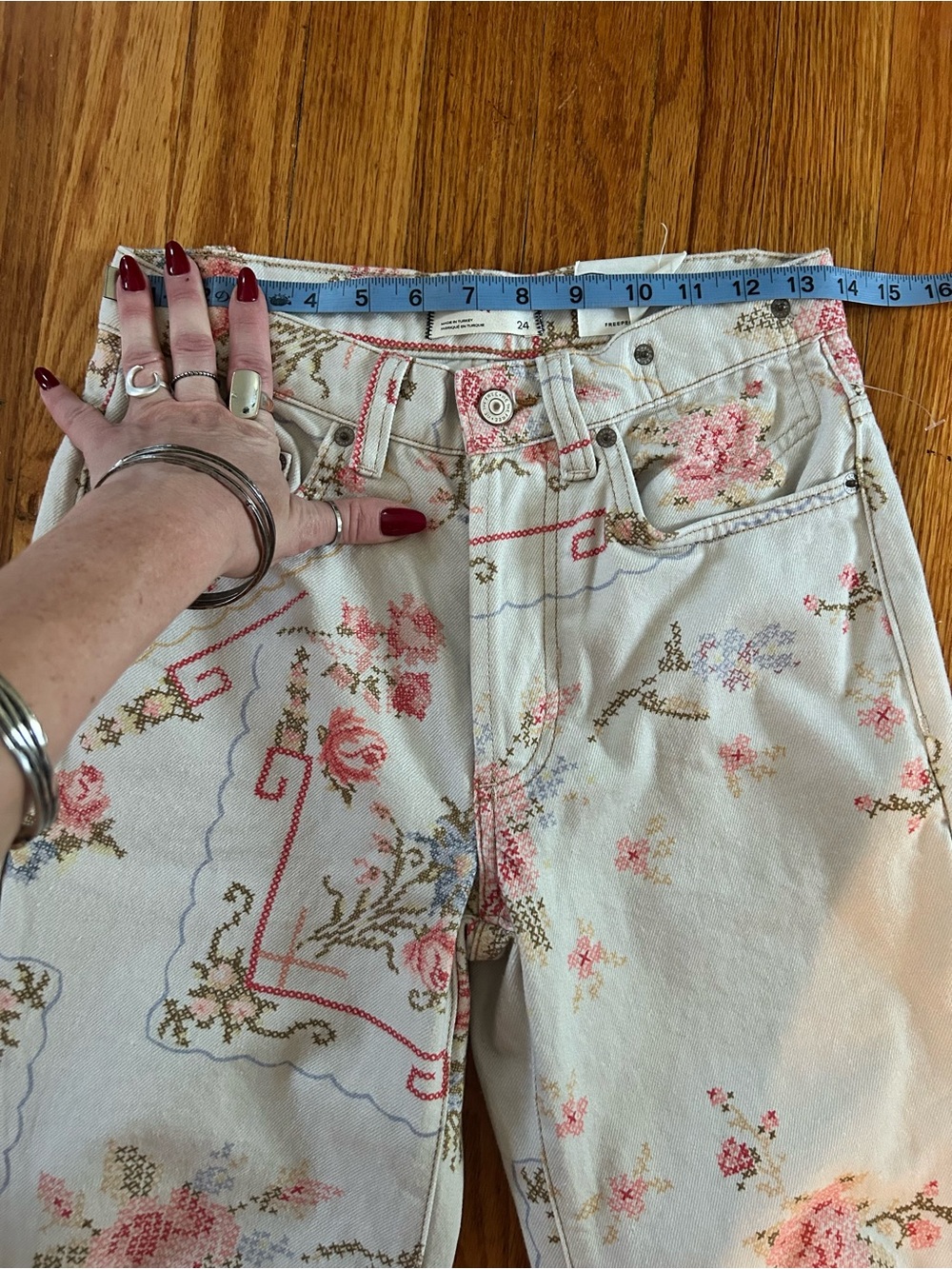 NWT Free People We the Free Eden Printed Slouchy Jeans Ivory Combo Cross Stitch - Picture 13 of 16